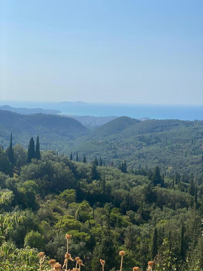 Lovely Studio In Strinilas With Its Own Pool Luaran gambar