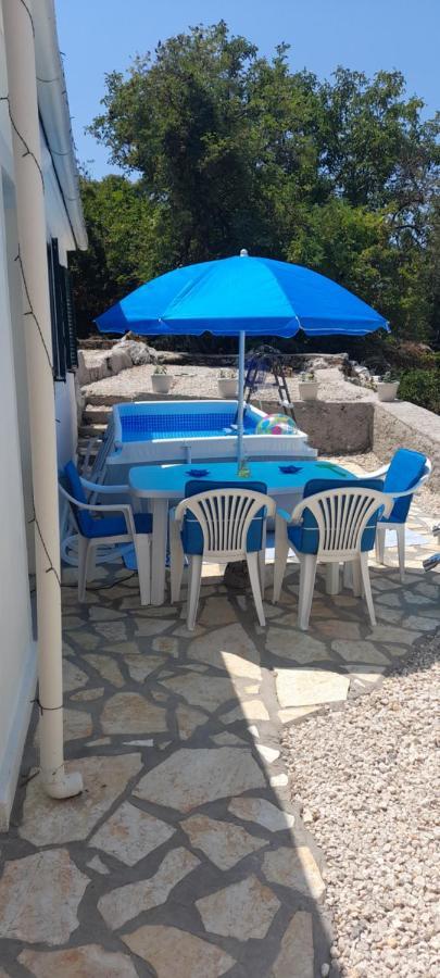 Lovely Studio In Strinilas With Its Own Pool Luaran gambar