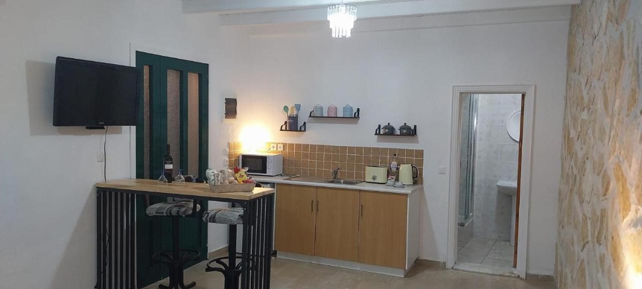Lovely Studio In Strinilas With Its Own Pool Luaran gambar