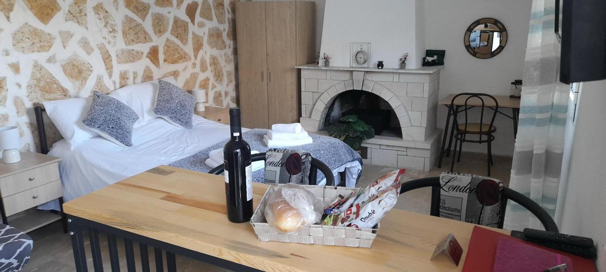 Lovely Studio In Strinilas With Its Own Pool Luaran gambar