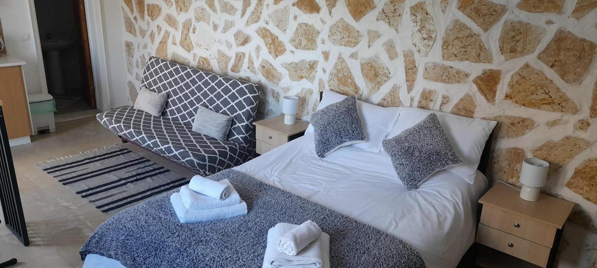Lovely Studio In Strinilas With Its Own Pool Luaran gambar